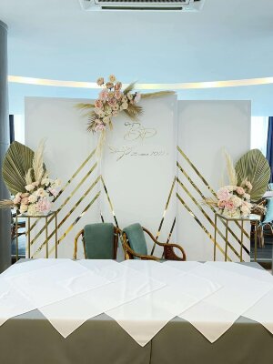 Фотозона на свадьбу с баннерами